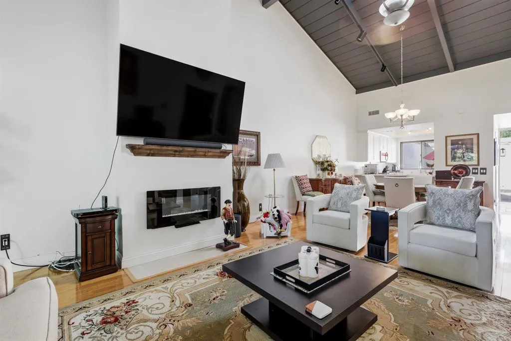 https://cdn.realtyfeed.com/cdn/127/306759290/03a8f3fdc99568f6d7120c5323f9aeec.webp
