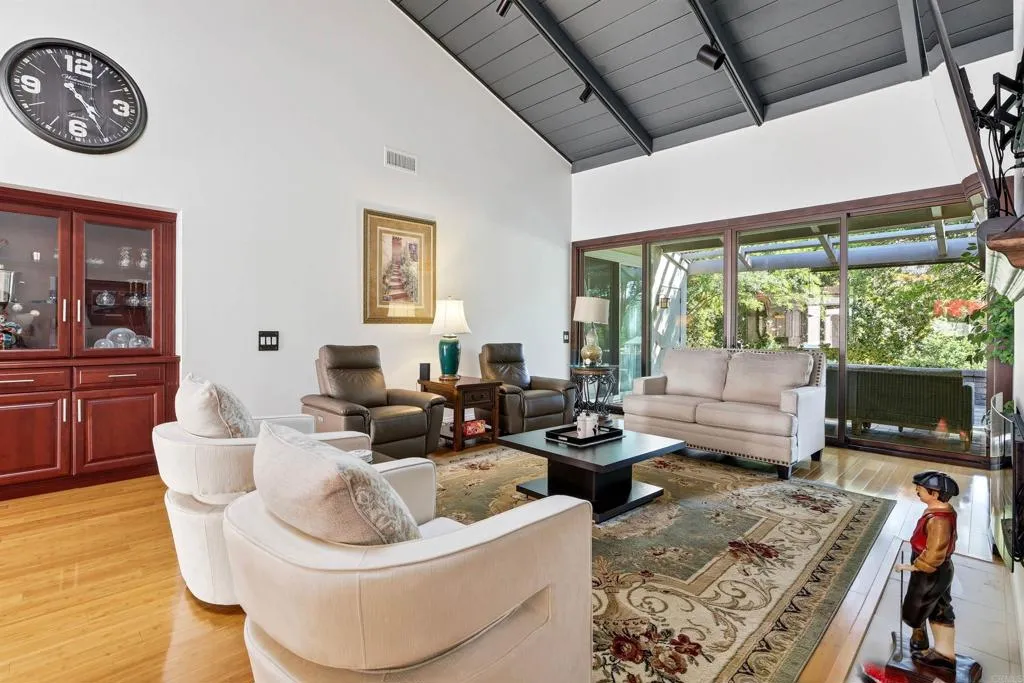 https://cdn.realtyfeed.com/cdn/127/306759290/08af56ab29380ea6b9d54127f5cc9c3d.webp