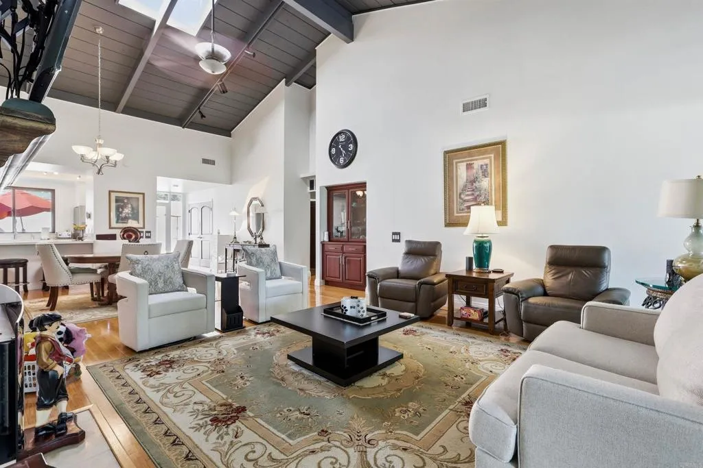 https://cdn.realtyfeed.com/cdn/127/306759290/787918eb5f0045ed484bd545c88fe459.webp
