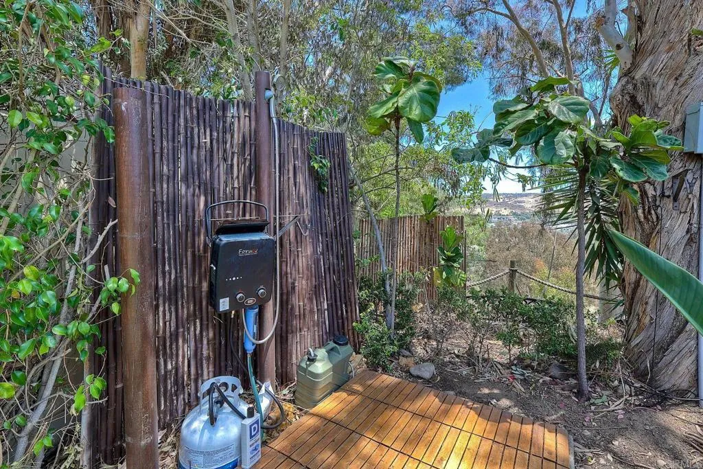 https://cdn.realtyfeed.com/cdn/127/306759311/89d168b4b9d83c6c936897d9d3add952.webp