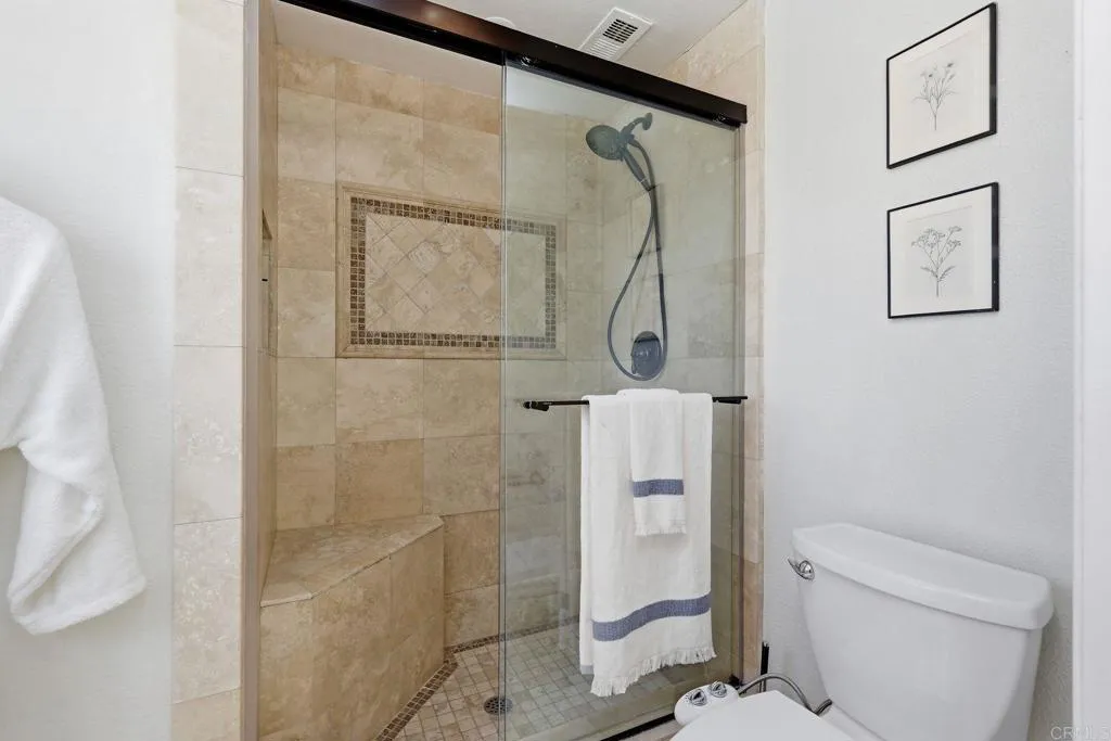 https://cdn.realtyfeed.com/cdn/127/306759311/e8995213d918aa7752801badccdbd388.webp