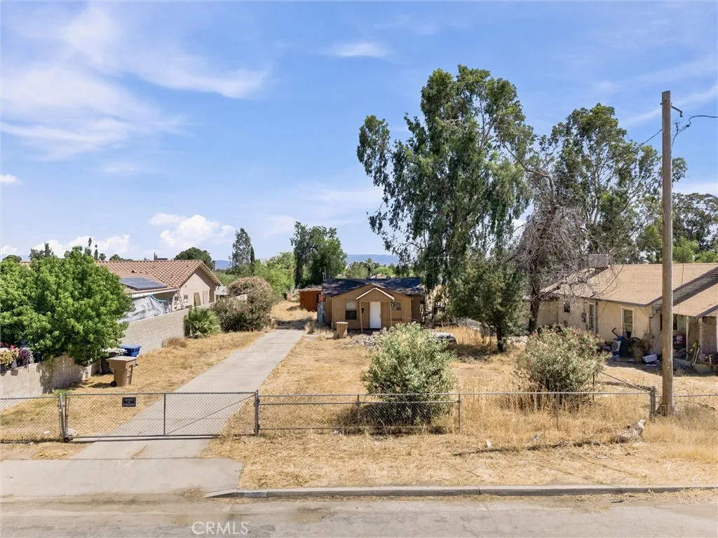 2801 Citrus Avenue, Bakersfield, CA 93307 - Photo 4 of 10, Bakersfield, CA