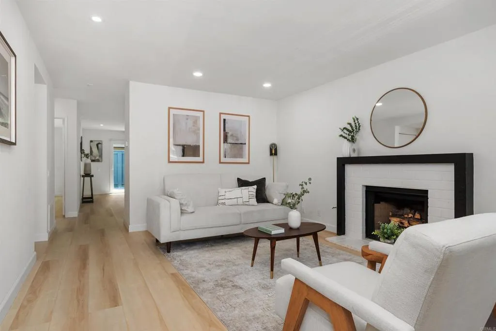 https://cdn.realtyfeed.com/cdn/127/306759351/29b0cafa557de8a41f37ea9a487fe565.webp