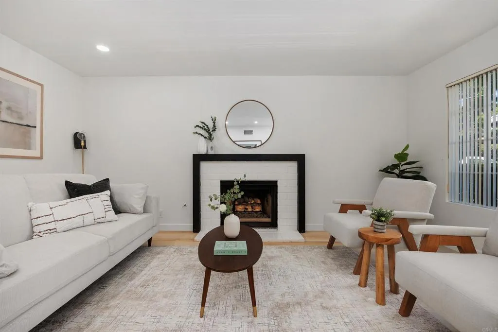 https://cdn.realtyfeed.com/cdn/127/306759351/4b0831750ec94c55ead2dbda1a2cdb83.webp