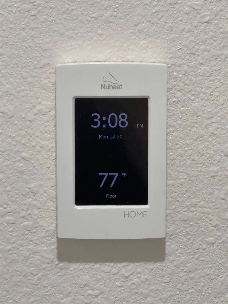 https://cdn.realtyfeed.com/cdn/127/306759351/4b613529168f5257d2d4b92c4e687627.webp