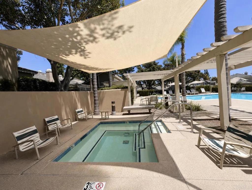 https://cdn.realtyfeed.com/cdn/127/306759351/53fbad61e4efd43f3a83d5922d9c904b.webp