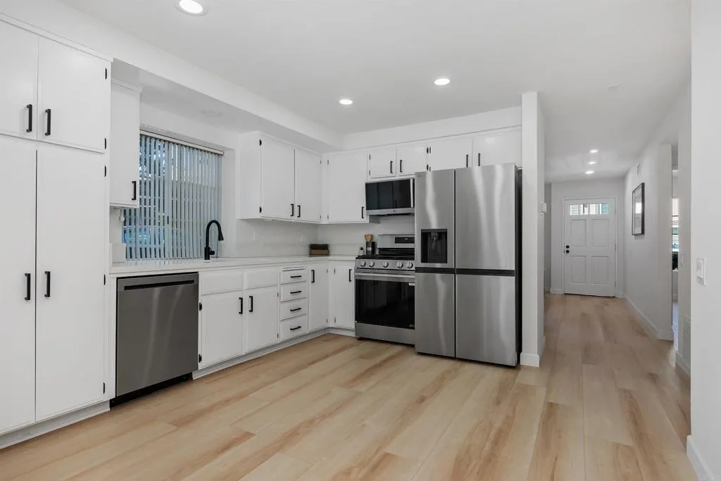 https://cdn.realtyfeed.com/cdn/127/306759351/aaa4002fe84638e0a62fc1ee0315af08.webp
