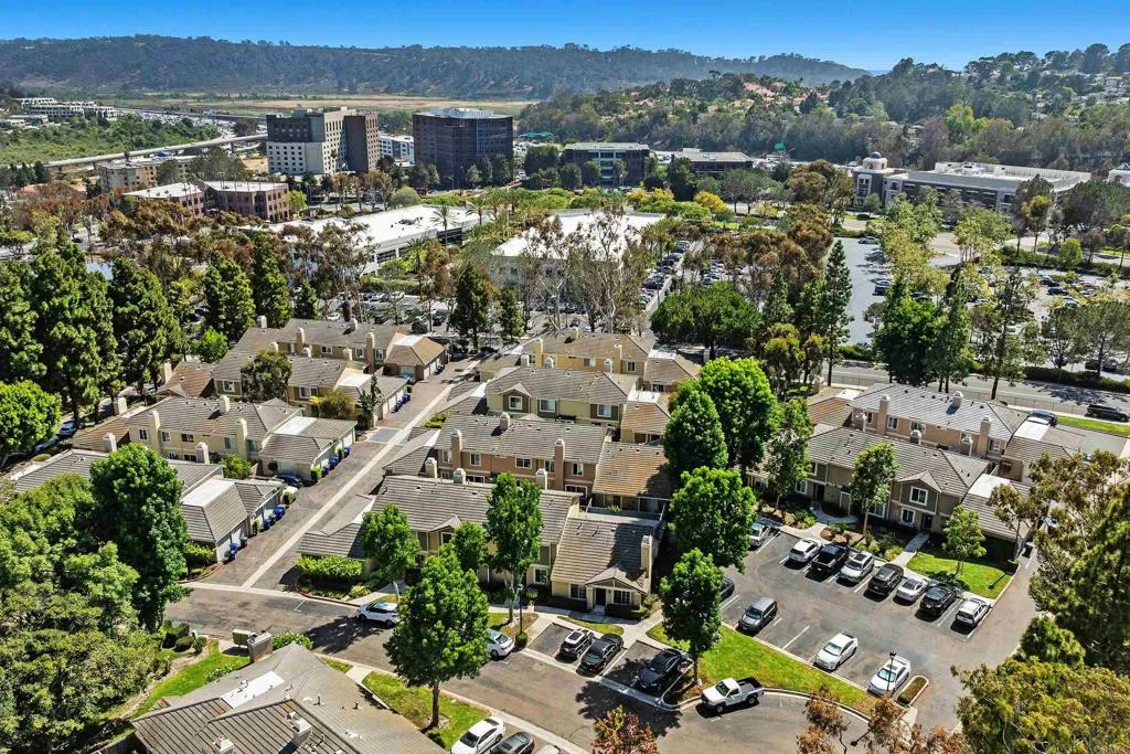 https://cdn.realtyfeed.com/cdn/127/306759351/ab8ee999503c9b3d63e97ebce2ec7dae.webp