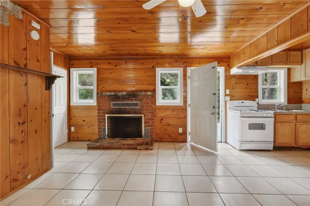 23385 Kay Road, Crestline, CA 92325 - Photo 2 of 15, Crestline, CA