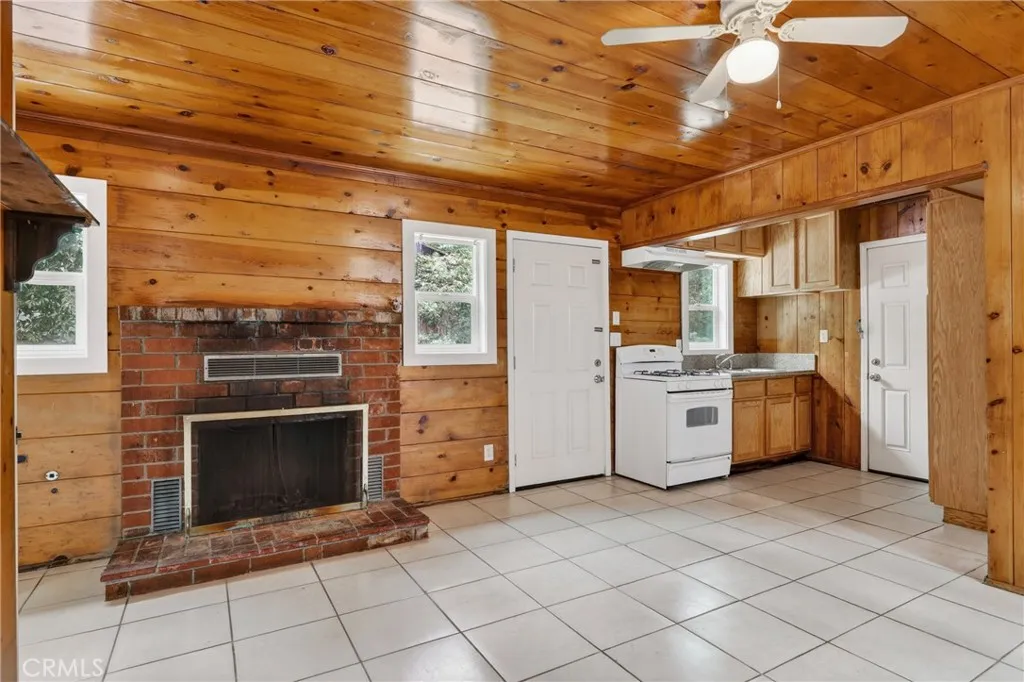 23385 Kay Road, Crestline, CA 92325 - Photo 4 of 15, Crestline, CA