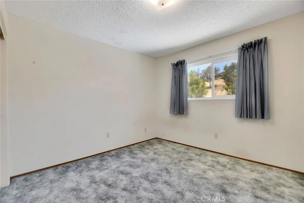 https://cdn.realtyfeed.com/cdn/127/306759396/5001ad0034574ff60ab052fe2653cf4c.webp