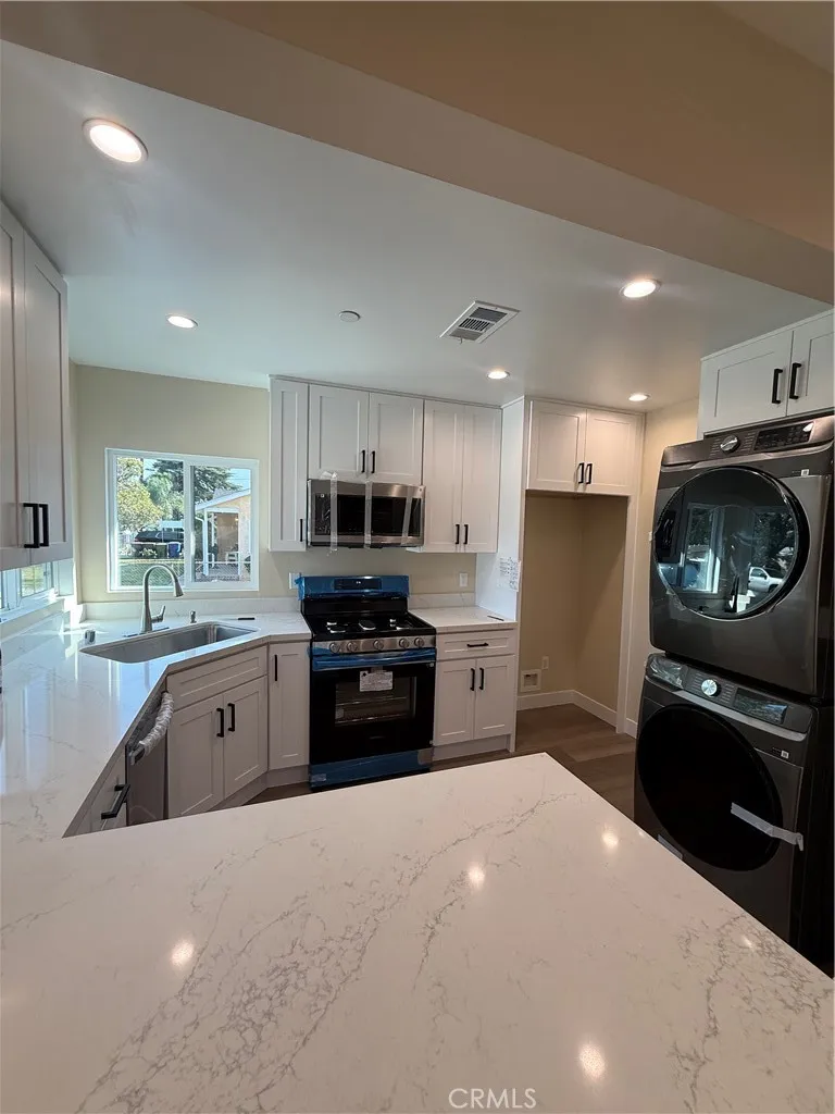 14437 Astoria Street, Sylmar, CA 91342 - Photo 3 of 12, Sylmar, CA
