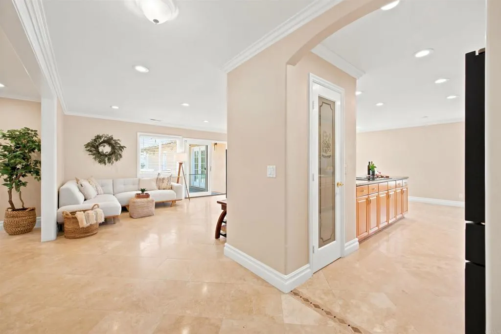 https://cdn.realtyfeed.com/cdn/127/306759426/6b62ccd4384aac7c71a9663589d0ceff.webp
