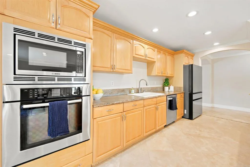 https://cdn.realtyfeed.com/cdn/127/306759426/8ea92b4bd56348ddcbff4169abb6b705.webp
