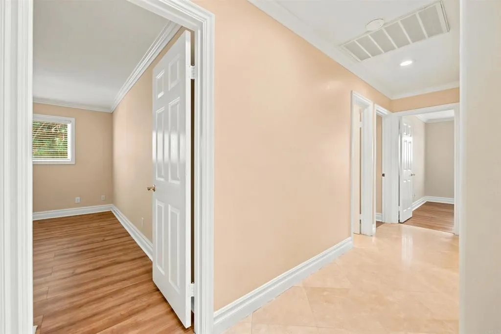https://cdn.realtyfeed.com/cdn/127/306759426/8f92055252ea9afbfc6680933945b5c3.webp