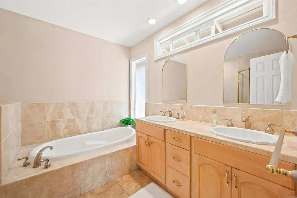 https://cdn.realtyfeed.com/cdn/127/306759426/ca559135a424f2e9435975e65a4c562d.webp