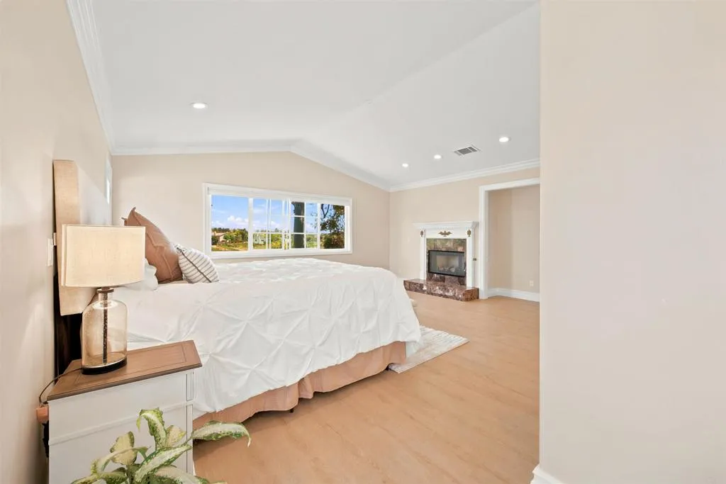 https://cdn.realtyfeed.com/cdn/127/306759426/f95f1053fa2203682c1b949e0d050190.webp