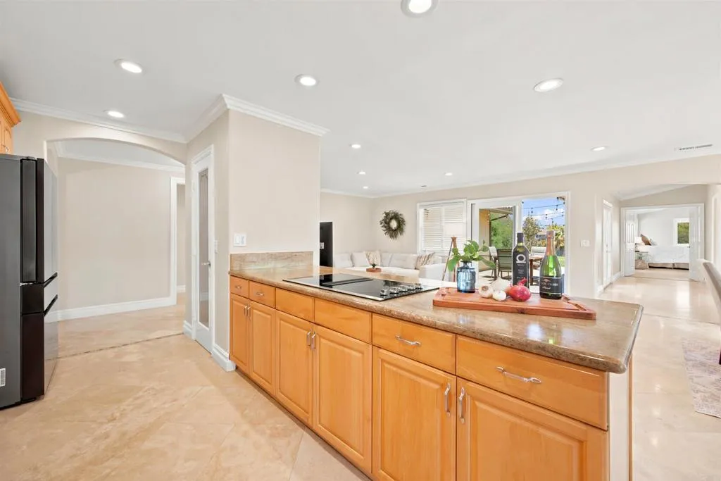 https://cdn.realtyfeed.com/cdn/127/306759426/fbd327915a0c8d002d8e26ced353180c.webp