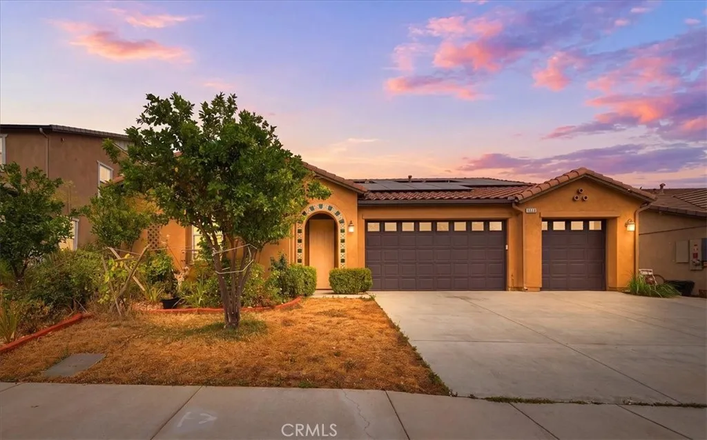 7688 Steamboat, Riverside, CA 92507 - Main photo, Riverside, CA