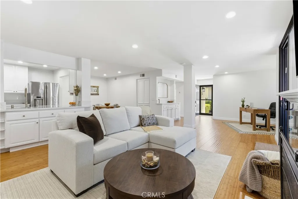 2234 Martinique, Oxnard, CA 93035 - Main photo, Oxnard, CA