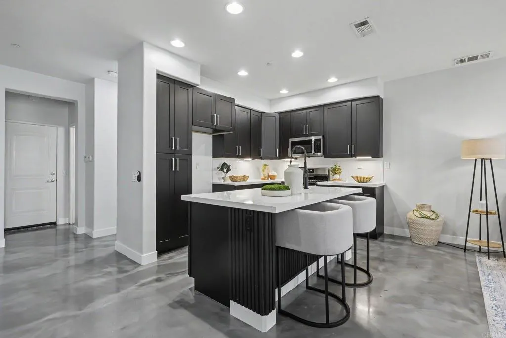 https://cdn.realtyfeed.com/cdn/127/306759467/0de5f3554ce689857b155ffbc6e54a7d.webp