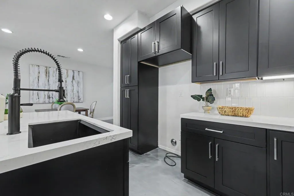 https://cdn.realtyfeed.com/cdn/127/306759467/118f67fd46ca838a74b57c931231afb3.webp