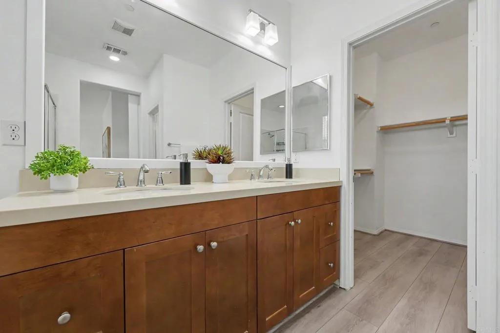 https://cdn.realtyfeed.com/cdn/127/306759467/321a3ed7740a2ec2a4aab2cbce5d9c63.webp