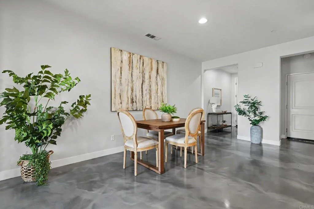 https://cdn.realtyfeed.com/cdn/127/306759467/fdcf3b0ed95f08025a7d2a5ee2ae36c7.webp