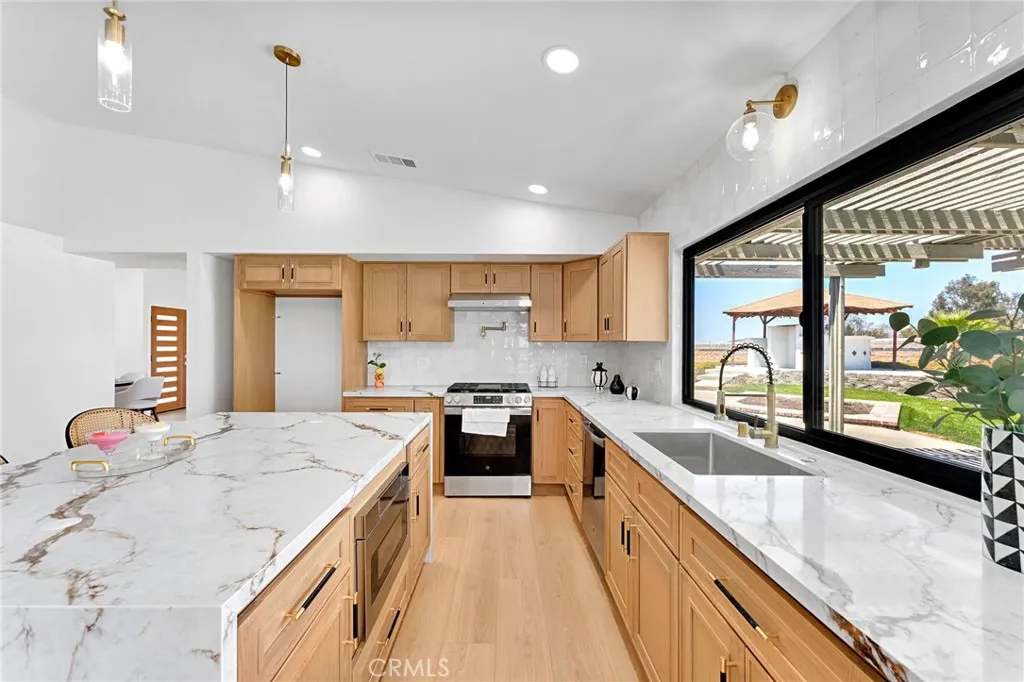 19414 Dry Gulch, Corona, CA 92881 - Photo 2 of 34, Corona, CA