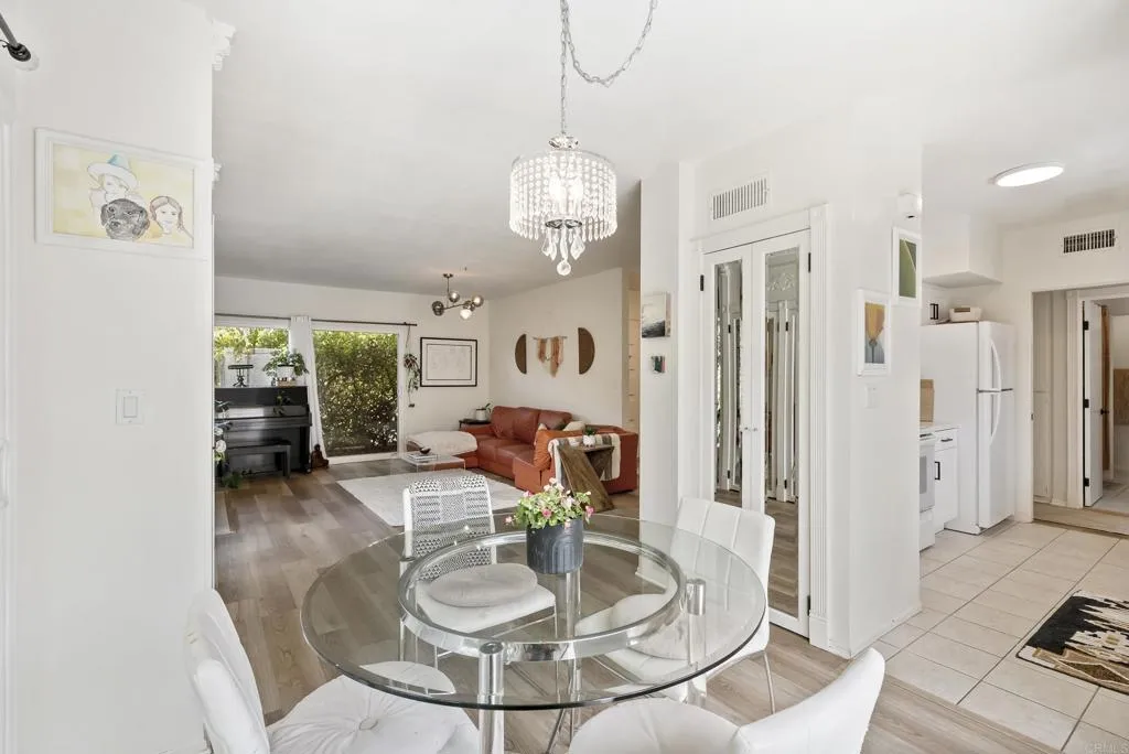 https://cdn.realtyfeed.com/cdn/127/306759480/d5a465bff2ca11702326842623f1d058.webp