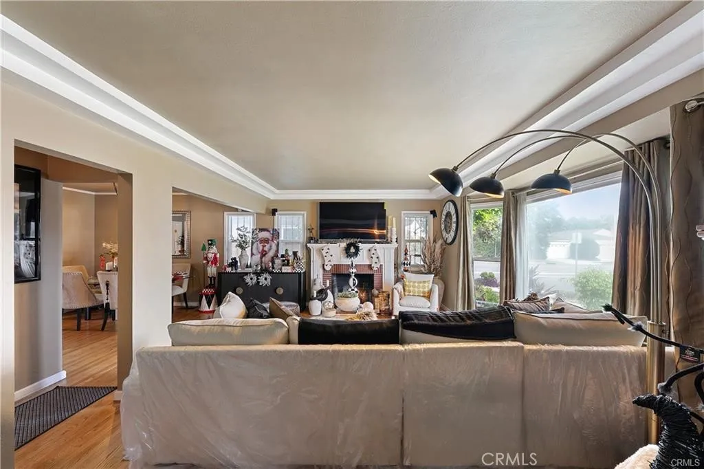 3907 Edgehill Drive, Leimert Park, CA 90008 - Photo 4 of 51, Leimert Park, CA