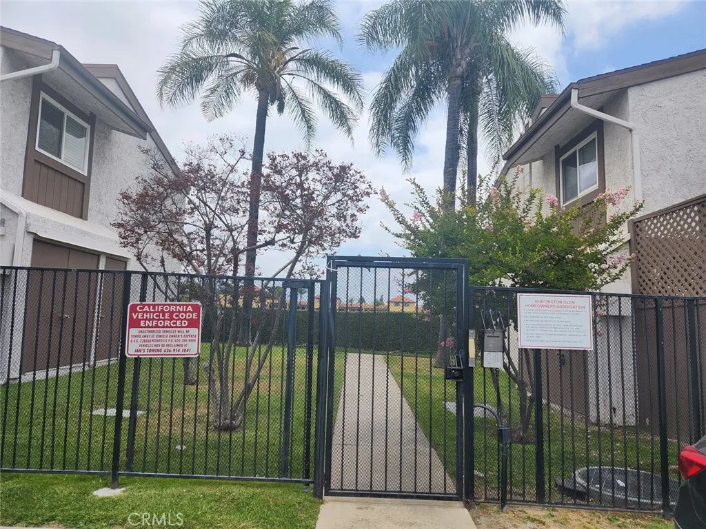 1047 E Huntington Drive Unit C, Monrovia, CA 91016 - Photo 4 of 15, Monrovia, CA