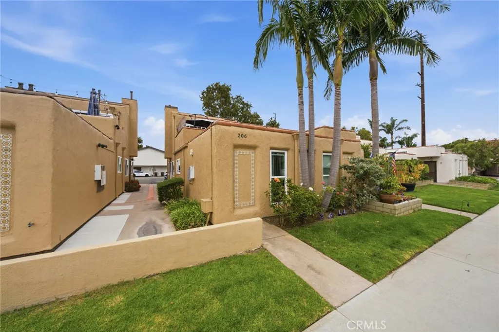 206 Portland Avenue, Huntington Beach, CA 92648 - Photo 3 of 57, Huntington Beach, CA
