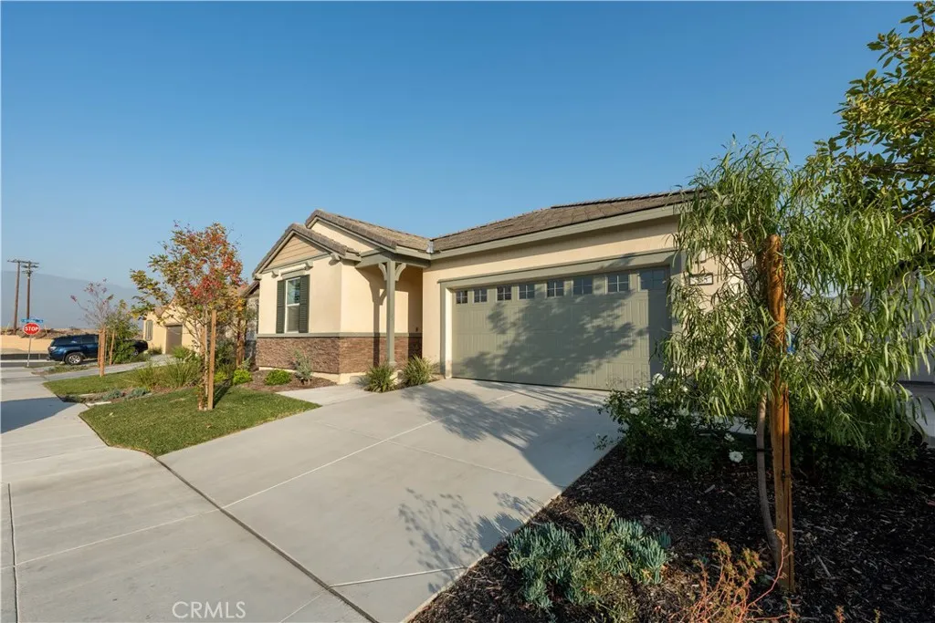 565 Hudson Way, Rialto, CA 92377 - Photo 2 of 39, Rialto, CA