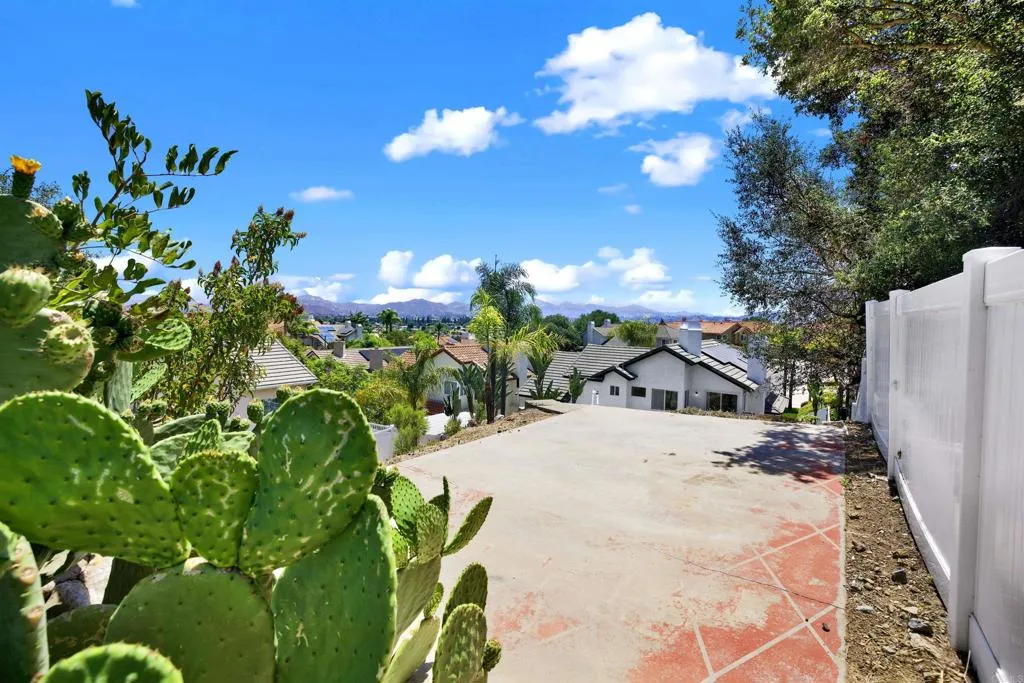https://cdn.realtyfeed.com/cdn/127/306759533/7f7ef8516a5e012294c30ba0cae51992.webp