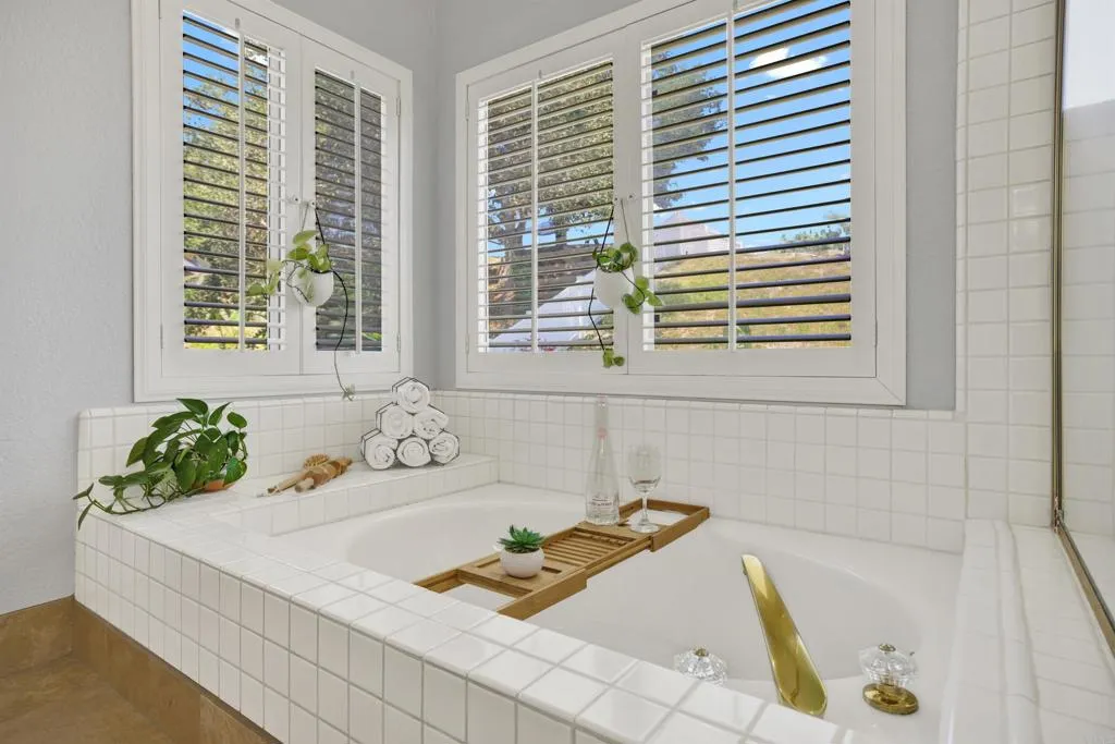 https://cdn.realtyfeed.com/cdn/127/306759533/bbef92e81bbd7f54c4adafb6a68826c8.webp