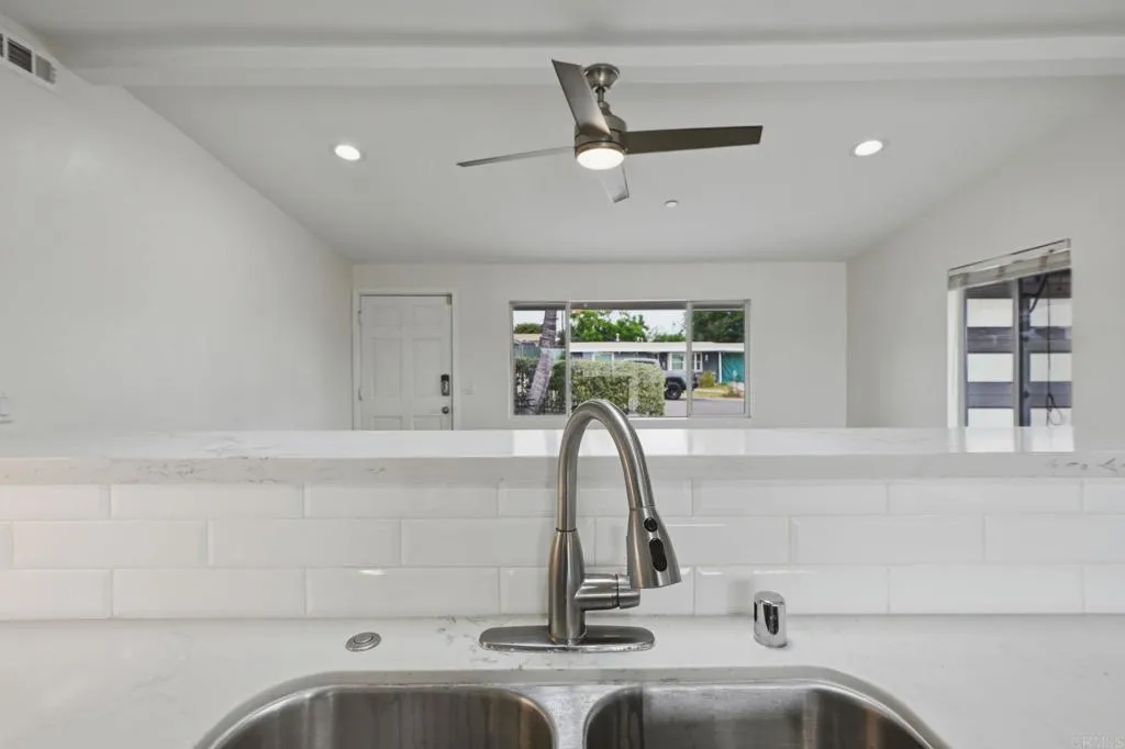 https://cdn.realtyfeed.com/cdn/127/306759540/01459cab28962ce848194fdae83da854.webp