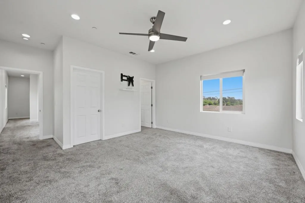 https://cdn.realtyfeed.com/cdn/127/306759540/14a92ffb61d4f08ad2b88cf142d53837.webp