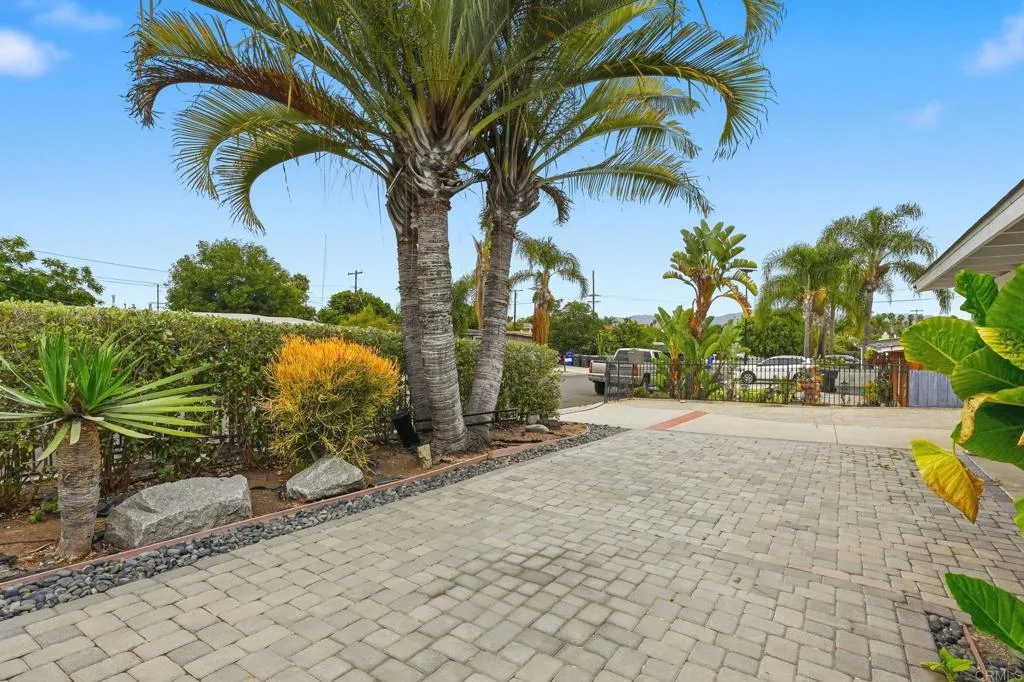 https://cdn.realtyfeed.com/cdn/127/306759540/3b5d862b475446ad46fe87eb34d62a5a.webp