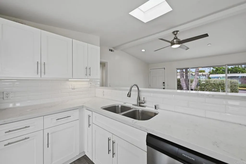 https://cdn.realtyfeed.com/cdn/127/306759540/6b1245e8007fd849ea97ad253f396f89.webp