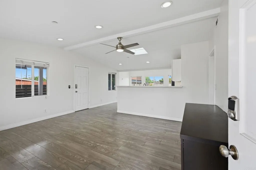 https://cdn.realtyfeed.com/cdn/127/306759540/c16ba40694883293fbf8f52cbe3bdc46.webp