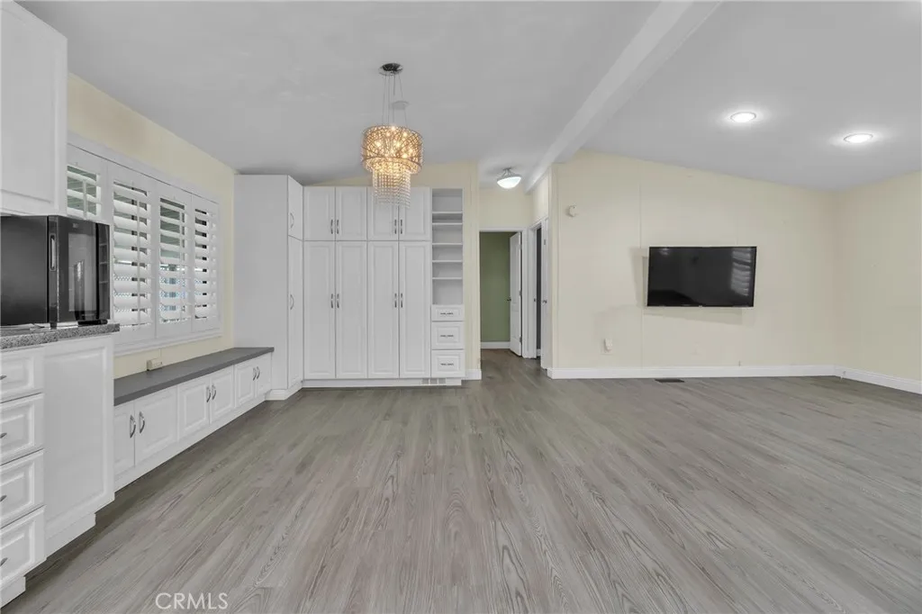 https://cdn.realtyfeed.com/cdn/127/306759609/5523876f30a7c1fc7b154bce526e3e84.webp