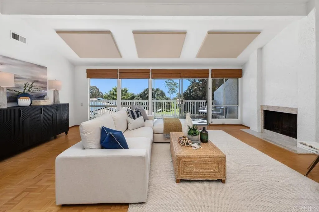 2020 Caminito Circulo Sur, La Jolla, CA 92037 - Main photo, La Jolla, CA