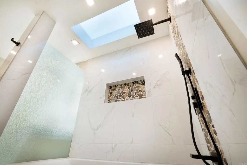 https://cdn.realtyfeed.com/cdn/127/306759617/bee627350f1a67fe008e33dc86f17305.webp