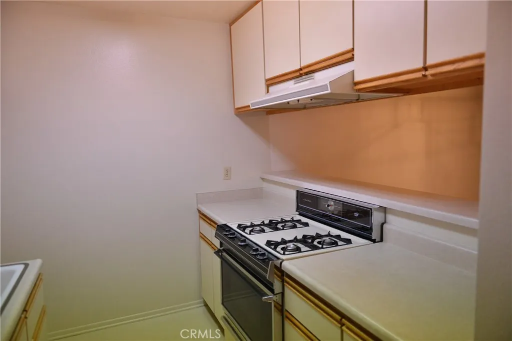 410 Milford Street Unit 103, Glendale, CA 91203 - Photo 4 of 15, Glendale, CA