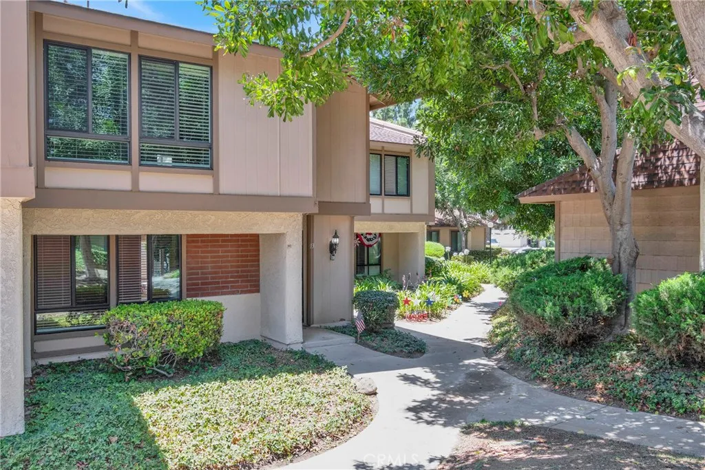 2993 N Cottonwood Unit 13, Orange, CA 92865 - Main photo, Orange, CA