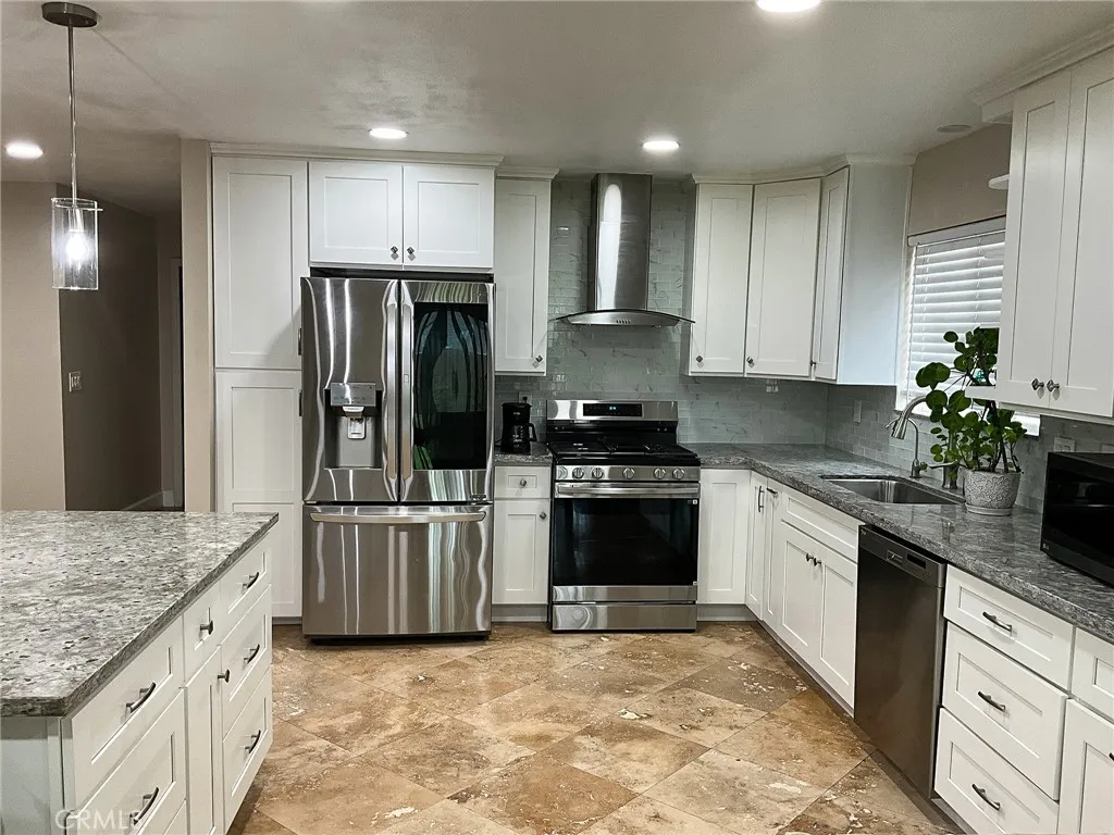 8906 Lime Court, Fontana, CA 92335 - Photo 5 of 50, Fontana, CA