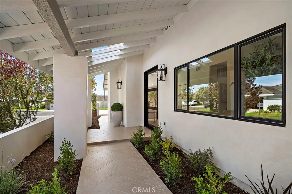 11 Jetty, Corona del Mar, CA 92625 - Photo 4 of 49, Corona Del Mar, CA