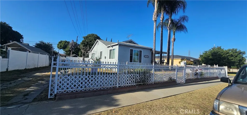 6219 Lanto, Bell Gardens, CA 90201 - Main photo, Bell Gardens, CA