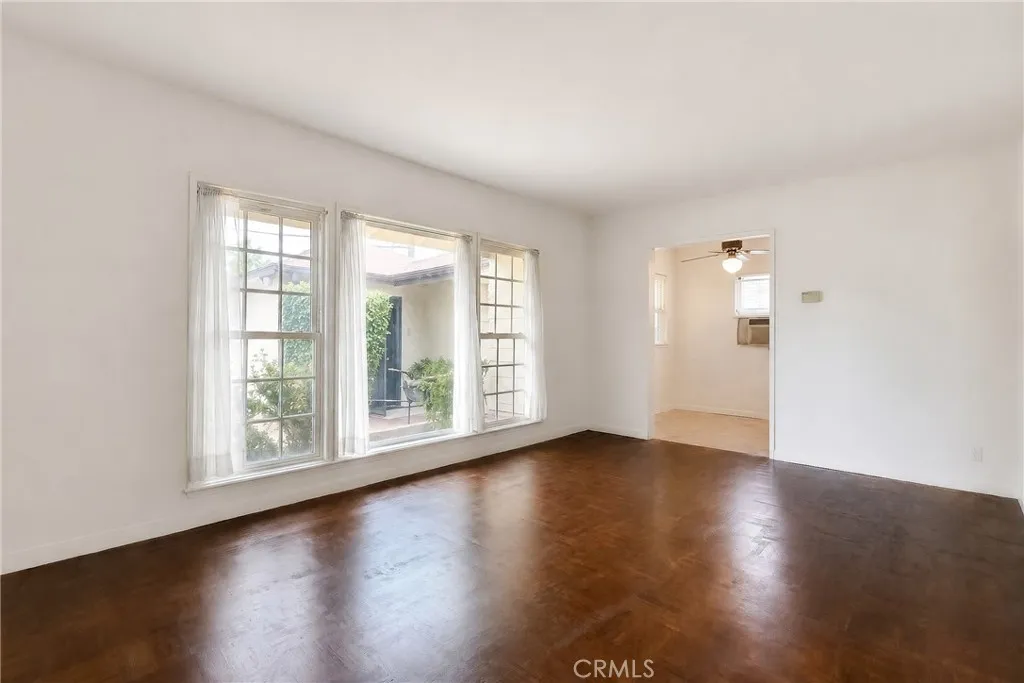 7002 Aura, Reseda, CA 91335 - Photo 4 of 44, Reseda, CA